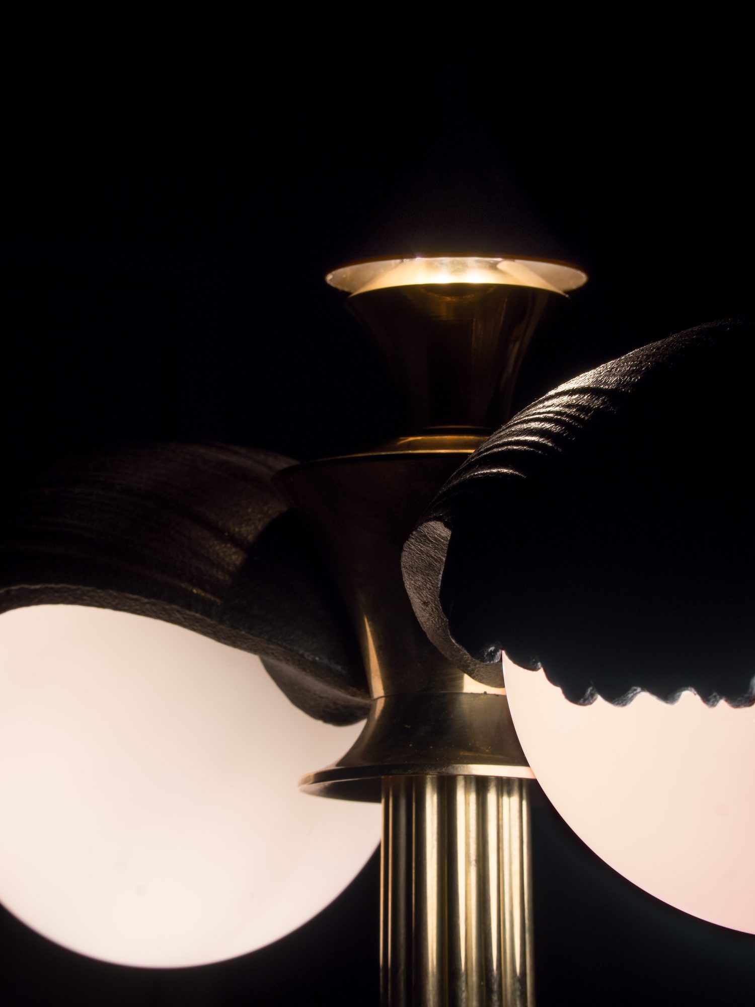Acanthus Table Lamp brass detail
