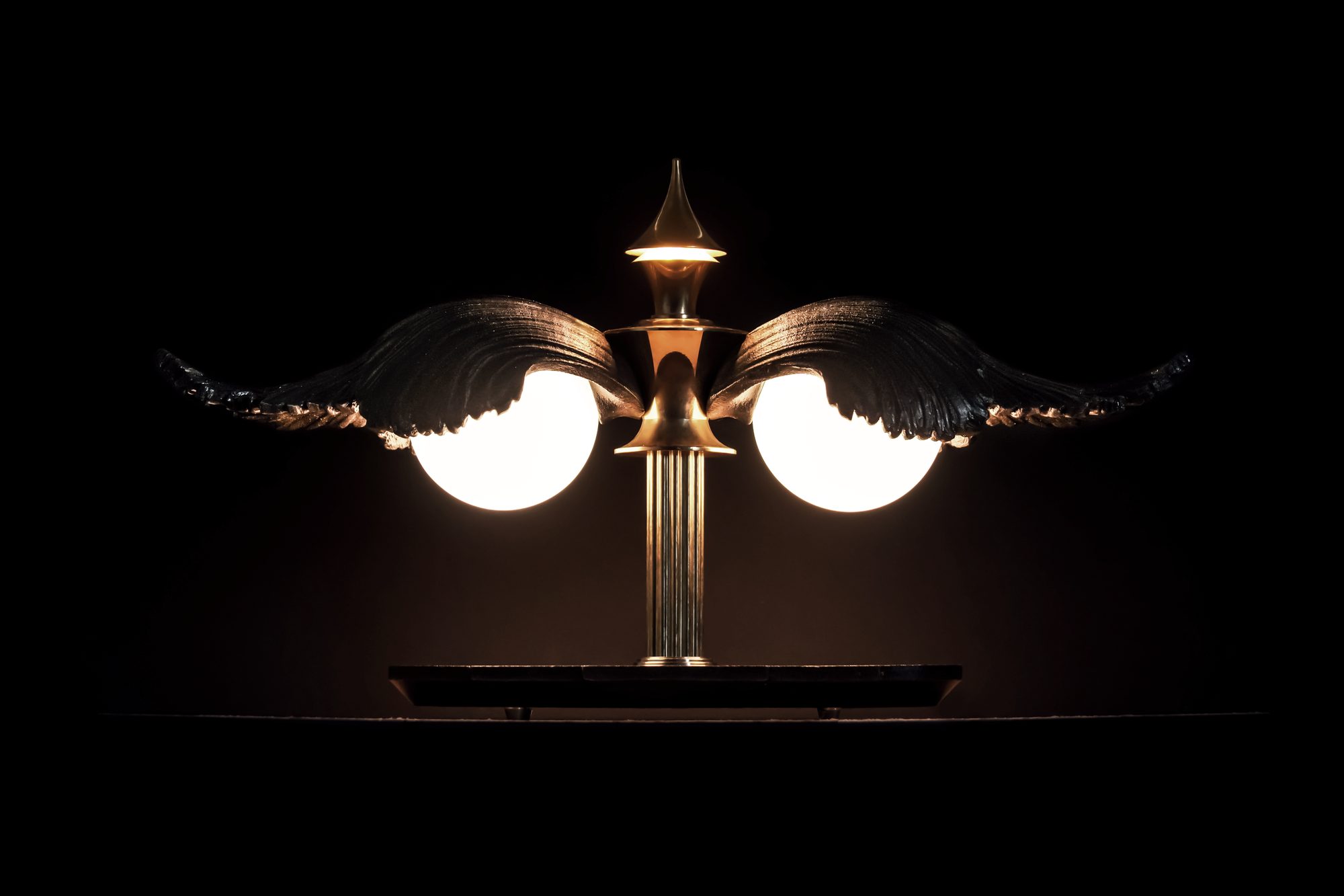 Acanthus Table Lamp — Pallas